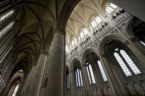 cathedrale intérieur1